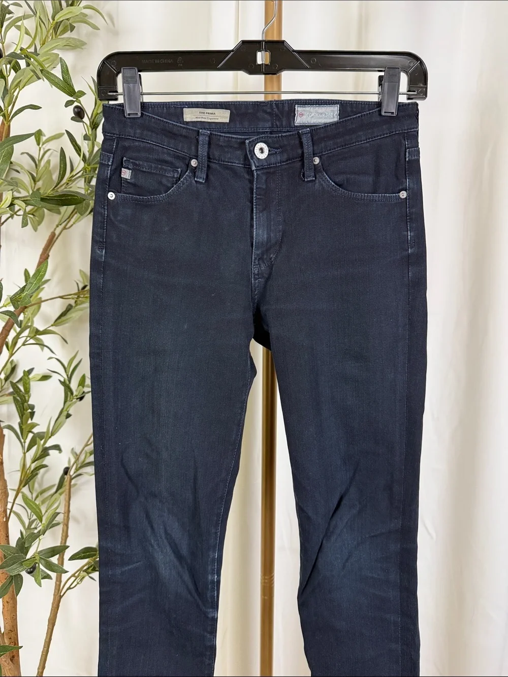 AG Contour 360 The Prima Mid Rise Cigarette Jeans in Deep Navy Sz 26 (B7)